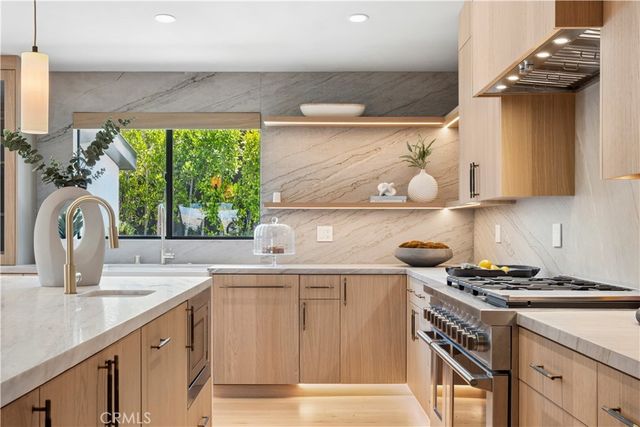 1120 White Sails Way, Corona Del Mar, CA 92625