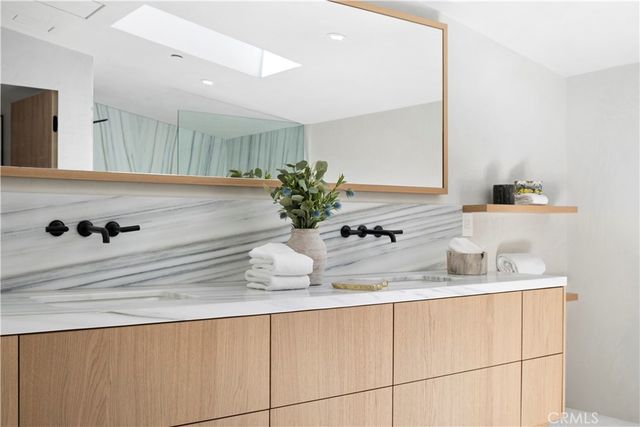 1120 White Sails Way, Corona Del Mar, CA 92625