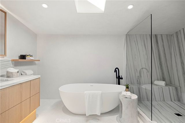 1120 White Sails Way, Corona Del Mar, CA 92625