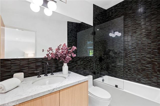 1120 White Sails Way, Corona Del Mar, CA 92625