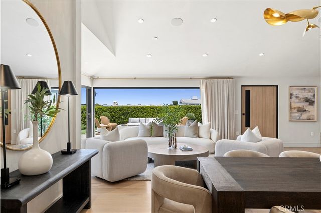 1120 White Sails Way, Corona Del Mar, CA 92625