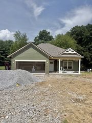 53 Country Circle, Manchester, TN 37355