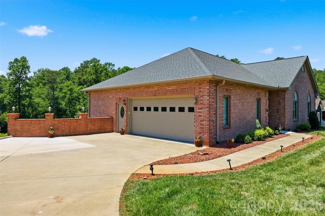 495 Windsor Drive, Taylorsville, NC 28681