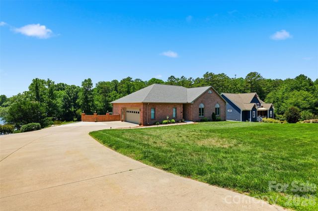 495 Windsor Drive, Taylorsville, NC 28681
