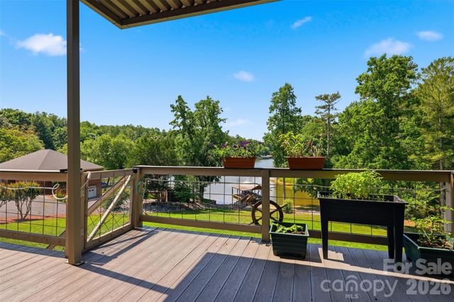 495 Windsor Drive, Taylorsville, NC 28681