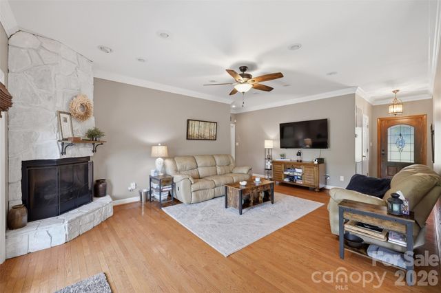 495 Windsor Drive, Taylorsville, NC 28681