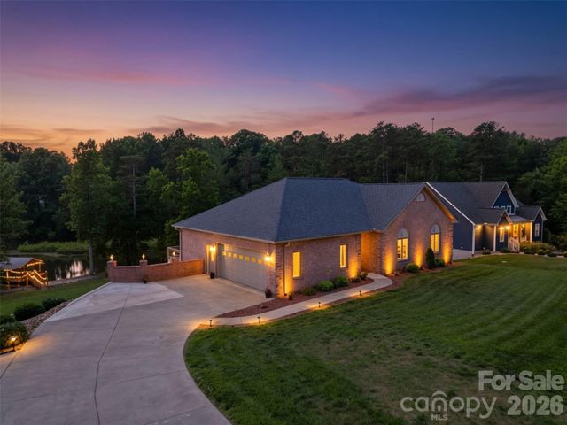 495 Windsor Drive, Taylorsville, NC 28681