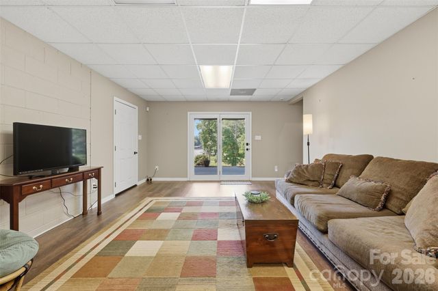 495 Windsor Drive, Taylorsville, NC 28681