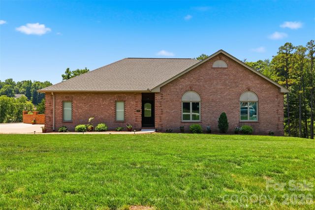 495 Windsor Drive, Taylorsville, NC 28681