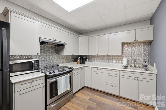 495 Windsor Drive, Taylorsville, NC 28681