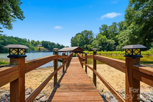 495 Windsor Drive, Taylorsville, NC 28681