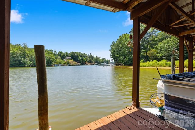 495 Windsor Drive, Taylorsville, NC 28681