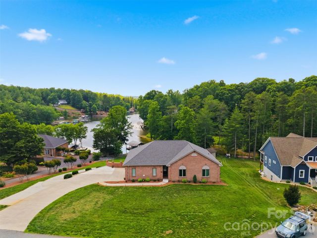 495 Windsor Drive, Taylorsville, NC 28681