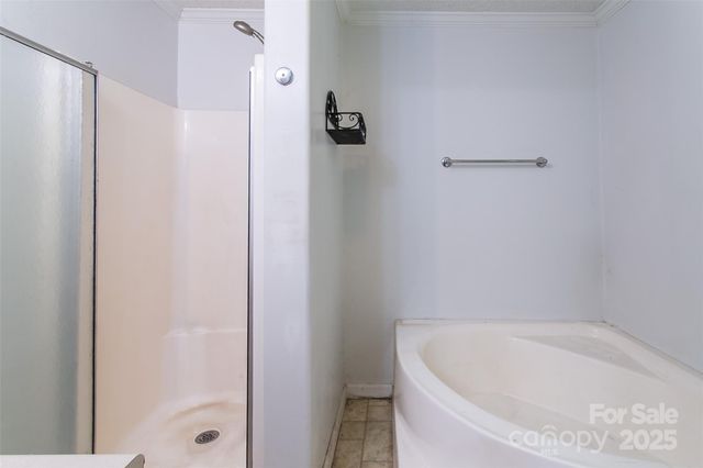 11 Grand Canyon Drive, Hendersonville, NC 28792