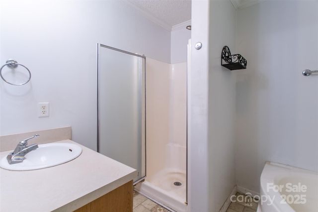 11 Grand Canyon Drive, Hendersonville, NC 28792