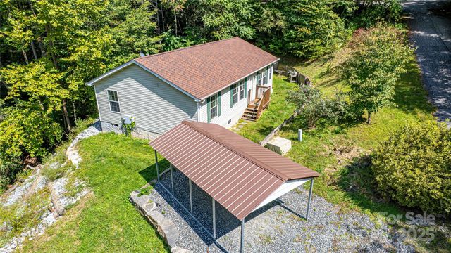 11 Grand Canyon Drive, Hendersonville, NC 28792