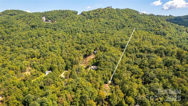 11 Grand Canyon Drive, Hendersonville, NC 28792