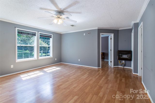 11 Grand Canyon Drive, Hendersonville, NC 28792