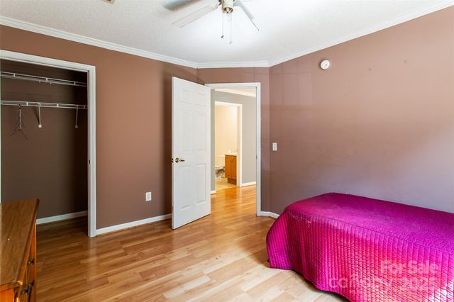 11 Grand Canyon Drive, Hendersonville, NC 28792
