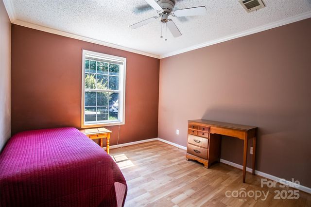 11 Grand Canyon Drive, Hendersonville, NC 28792