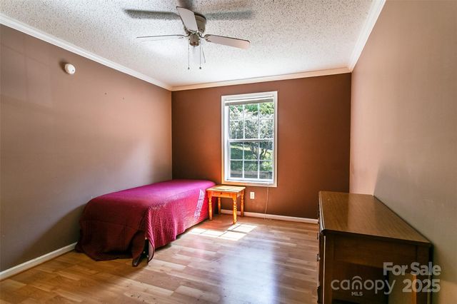 11 Grand Canyon Drive, Hendersonville, NC 28792