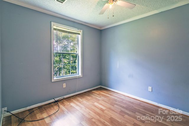 11 Grand Canyon Drive, Hendersonville, NC 28792