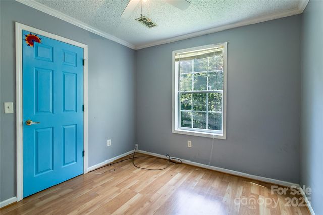 11 Grand Canyon Drive, Hendersonville, NC 28792