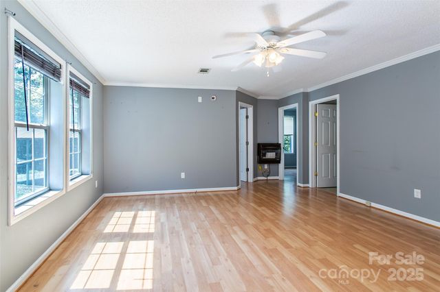 11 Grand Canyon Drive, Hendersonville, NC 28792