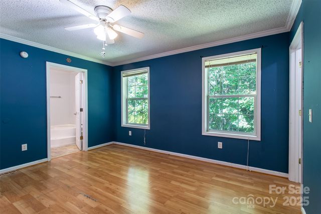 11 Grand Canyon Drive, Hendersonville, NC 28792