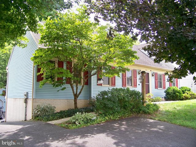 1968 WILDERNESS RD, Lancaster, PA 17603