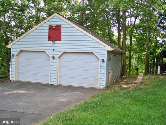 1968 WILDERNESS RD, Lancaster, PA 17603