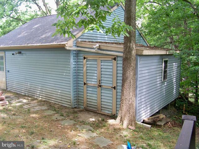 1968 WILDERNESS RD, Lancaster, PA 17603