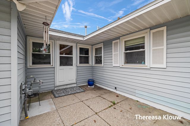 710 Quarterline Road, Muskegon Twp, MI 49442