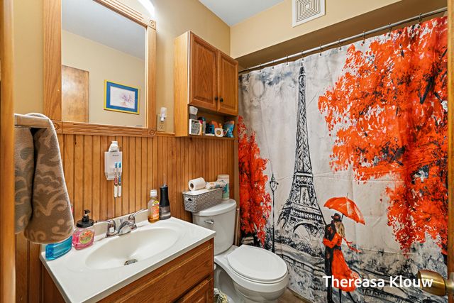 710 Quarterline Road, Muskegon Twp, MI 49442