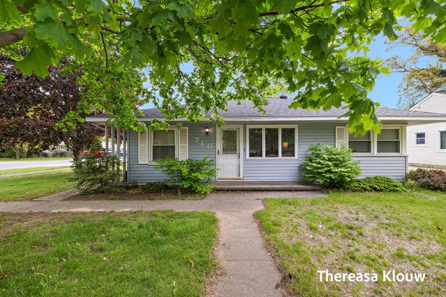 710 Quarterline Road, Muskegon Twp, MI 49442