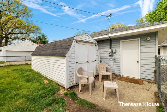 710 Quarterline Road, Muskegon Twp, MI 49442
