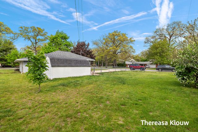 710 Quarterline Road, Muskegon Twp, MI 49442