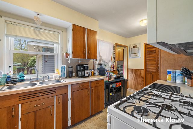 710 Quarterline Road, Muskegon Twp, MI 49442