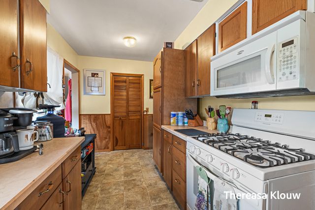 710 Quarterline Road, Muskegon Twp, MI 49442