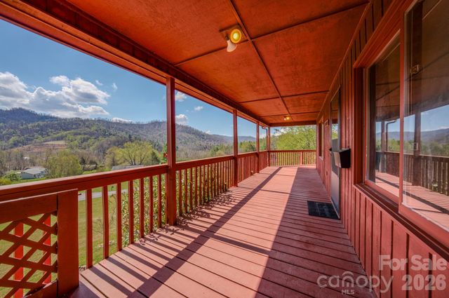 42 Camelfield Road, Weaverville, NC 28787