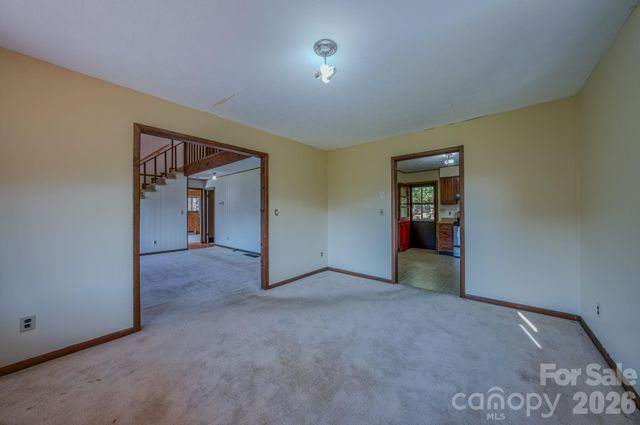 42 Camelfield Road, Weaverville, NC 28787