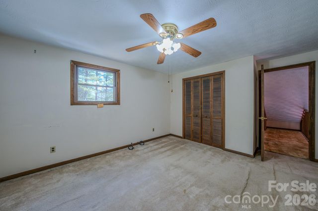42 Camelfield Road, Weaverville, NC 28787