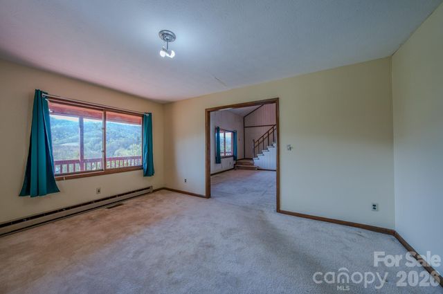 42 Camelfield Road, Weaverville, NC 28787