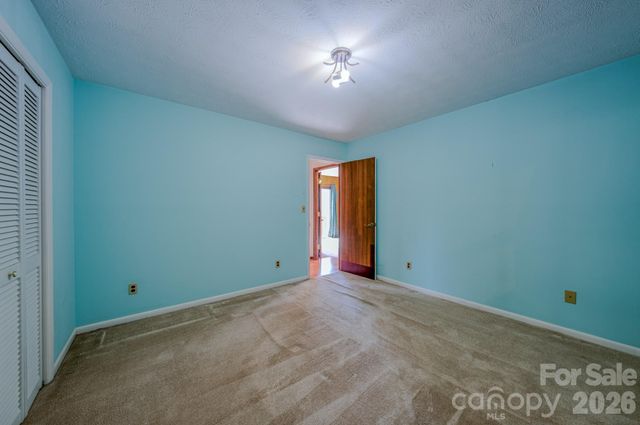 42 Camelfield Road, Weaverville, NC 28787