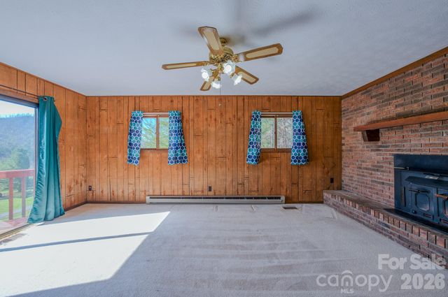 42 Camelfield Road, Weaverville, NC 28787