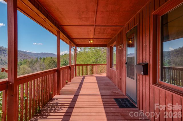 42 Camelfield Road, Weaverville, NC 28787