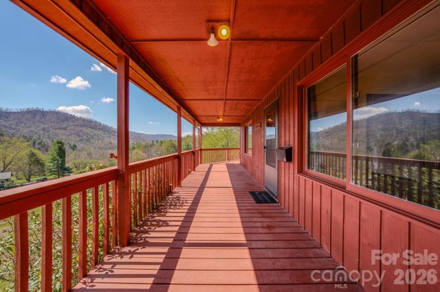 42 Camelfield Road, Weaverville, NC 28787