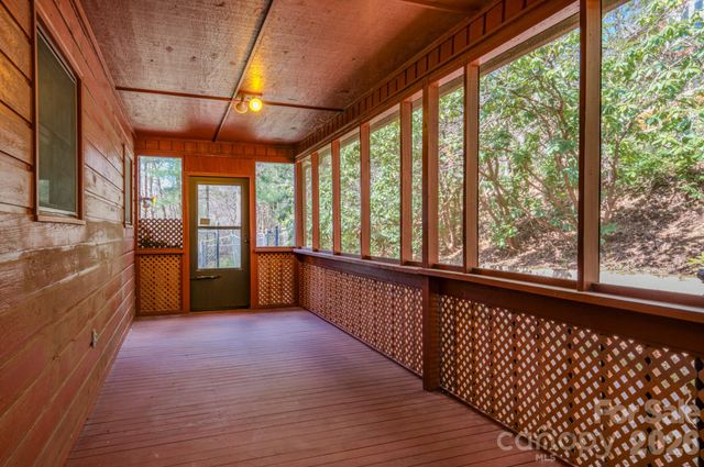 42 Camelfield Road, Weaverville, NC 28787