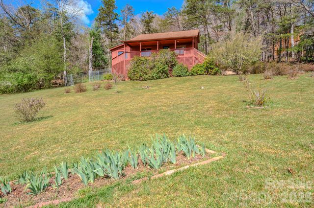 42 Camelfield Road, Weaverville, NC 28787