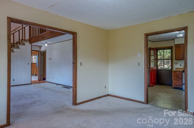42 Camelfield Road, Weaverville, NC 28787